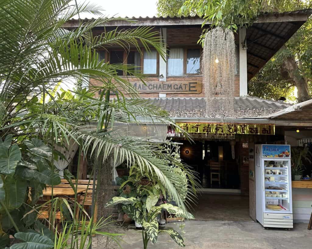 mae-chaem-gate-restaurant-northern-thailand-mae-hong-son