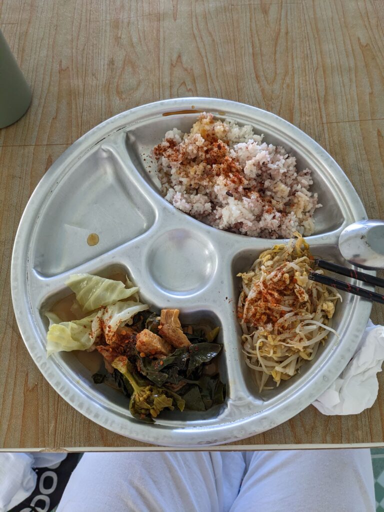 meals at Doi Suthep silent retreat center Thailand