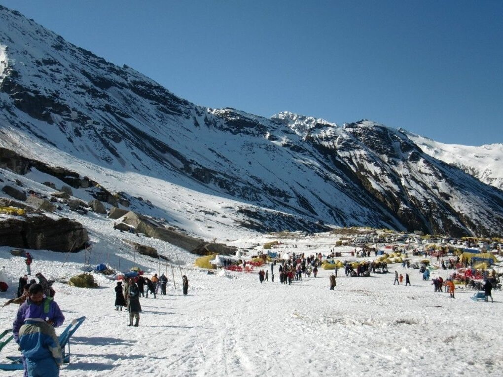 Scenic view of the Rohtang Pass