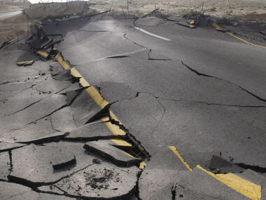after earthquake road, Travel disasters